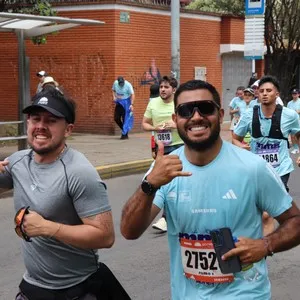 Participantes se concentran antes de comenzar el recorrido.