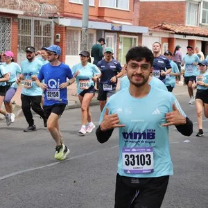 Participantes esperan el comienzo de los 21K.