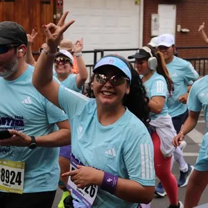 Corredores recorren los últimos metros del circuito.