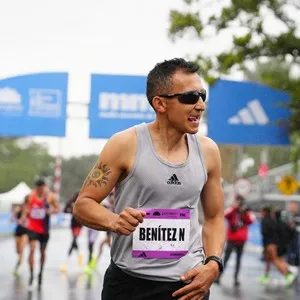 Participantes recorren el trazado de la Media Maratón.