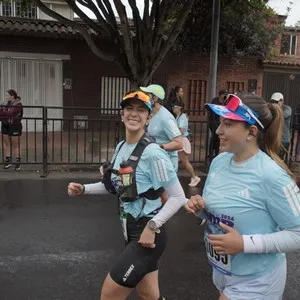 Participantes se concentran antes de comenzar el recorrido.