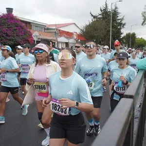 Corredores se concentran antes de iniciar los 10K.