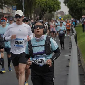 Participantes se reúnen antes de la Media Maratón.