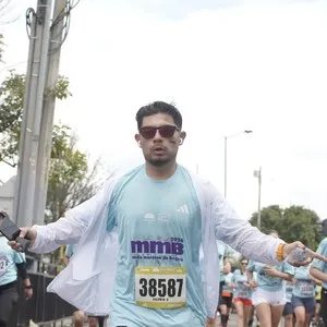 Participantes completan kilómetros de la carrera en la capital.