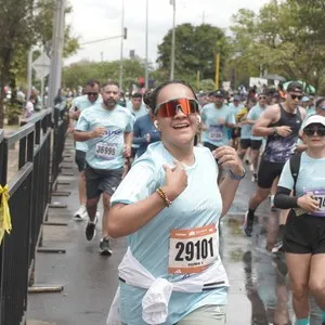 Atleta completa parte del trazado de la carrera en Bogotá.