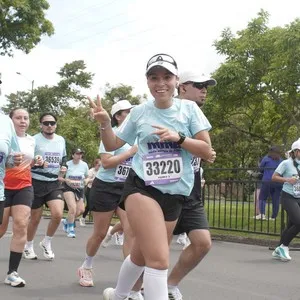 Runners participan en la jornada atlética de Bogotá.