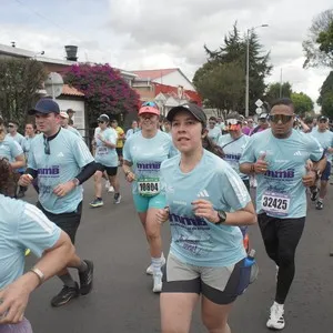 Participantes recorren Bogotá durante la jornada deportiva.
