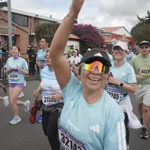 Participantes completan parte del trazado de la carrera.