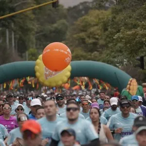 Participantes disfrutan el momento después de la competencia.